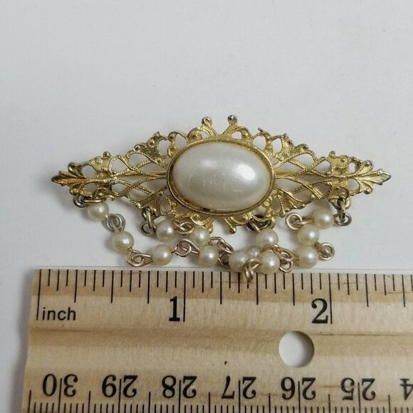 Vintage Gold Tone and Faux Pearl Swag Chain Bar Brooch, Fancy Regal 80s Design - Picture 4 of 6
